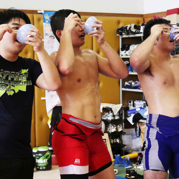 Dena仕込みの食育 立大レスリング部は練習後30分以内の卵かけご飯で体作り アスリートめし アスレシピ Dena仕込みの食育 立大レスリング部は練習後30分以内の卵かけご飯で体作り アスリートめし アスレシピ