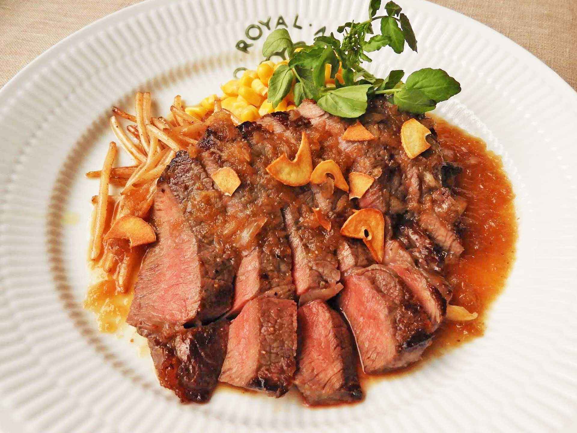 牛肉のペッパーコーンソースとポテトソテーのレシピ